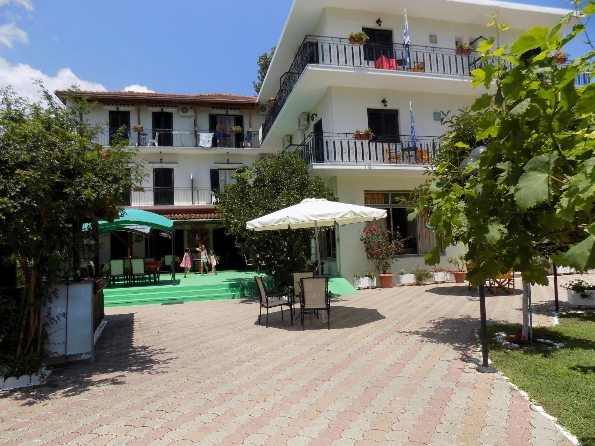 Des Roses Hotel Platanias  Exterior foto