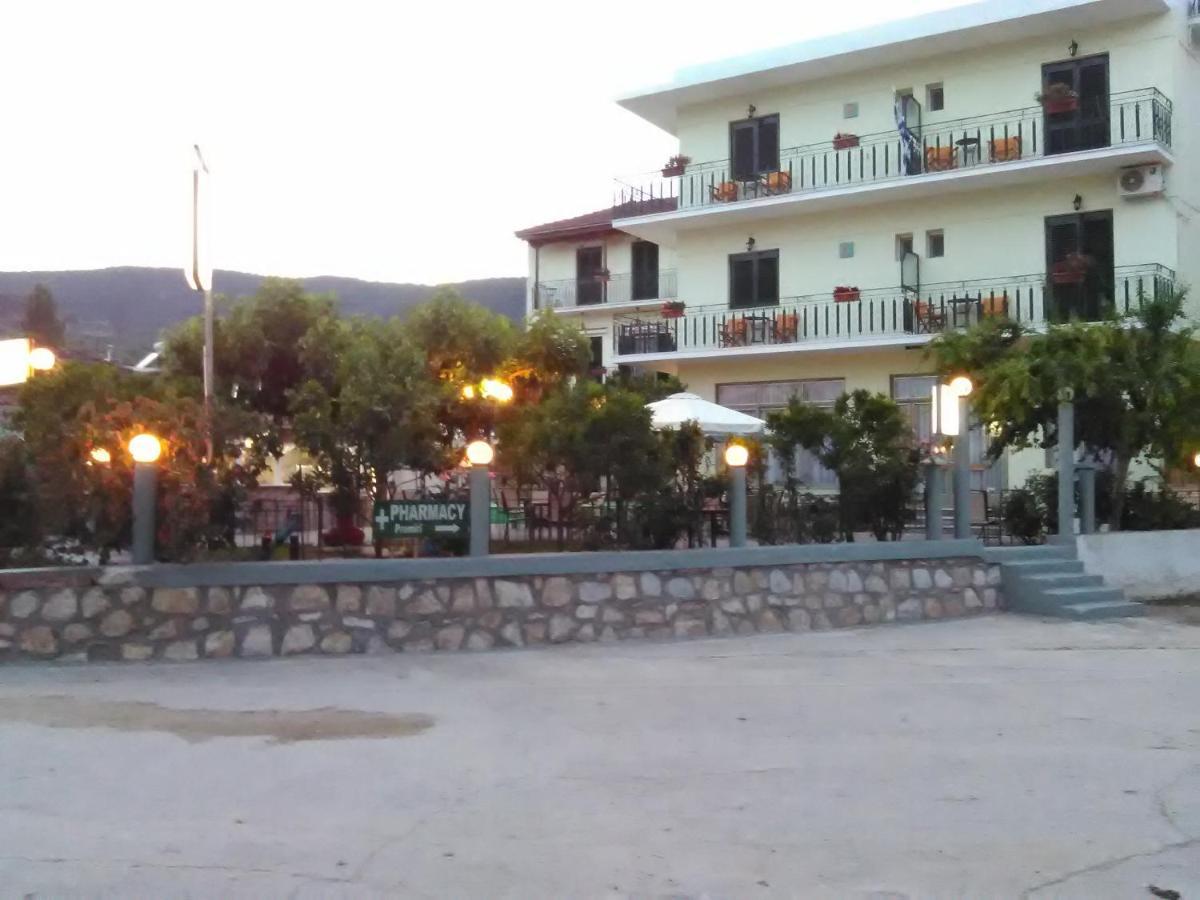 Des Roses Hotel Platanias  Exterior foto